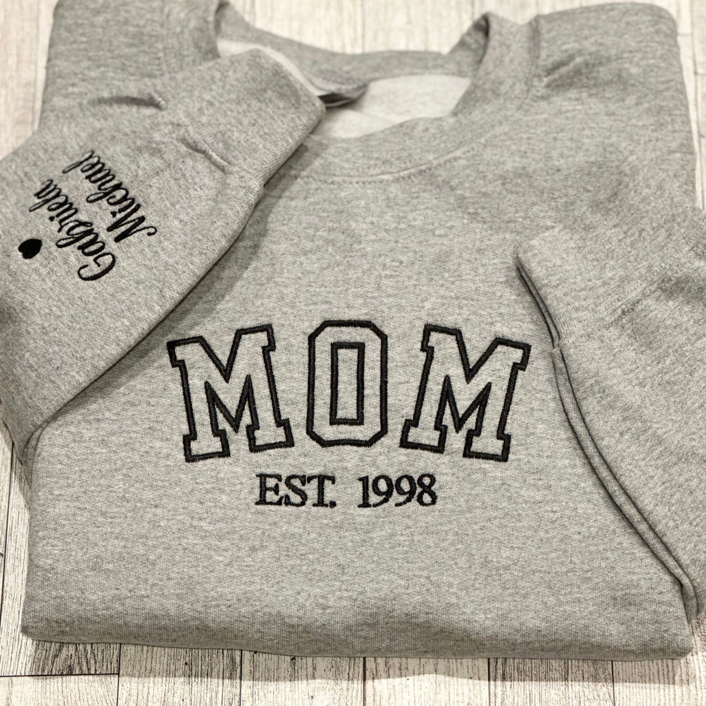 Mama Embroidered Sweatshirt, Custom Mama Shirt With Kids Names, Heart On Sleeve, Pregnancy Reveal Hoodie Gift For New Mom, Mother's Day Gift