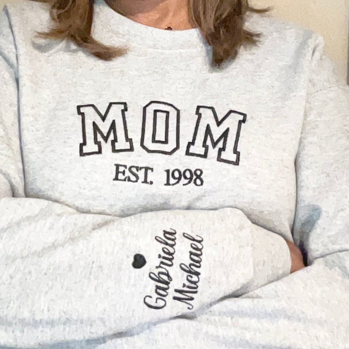 Mama Embroidered Sweatshirt, Custom Mama Shirt With Kids Names, Heart On Sleeve, Pregnancy Reveal Hoodie Gift For New Mom, Mother's Day Gift