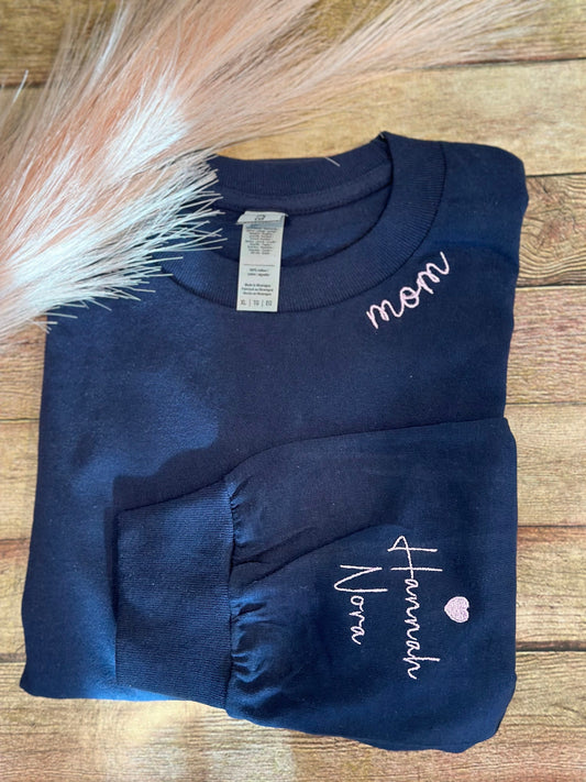 Personalized Embroidered Mom Collar Sweatshirt with Children's Names on Sleeve