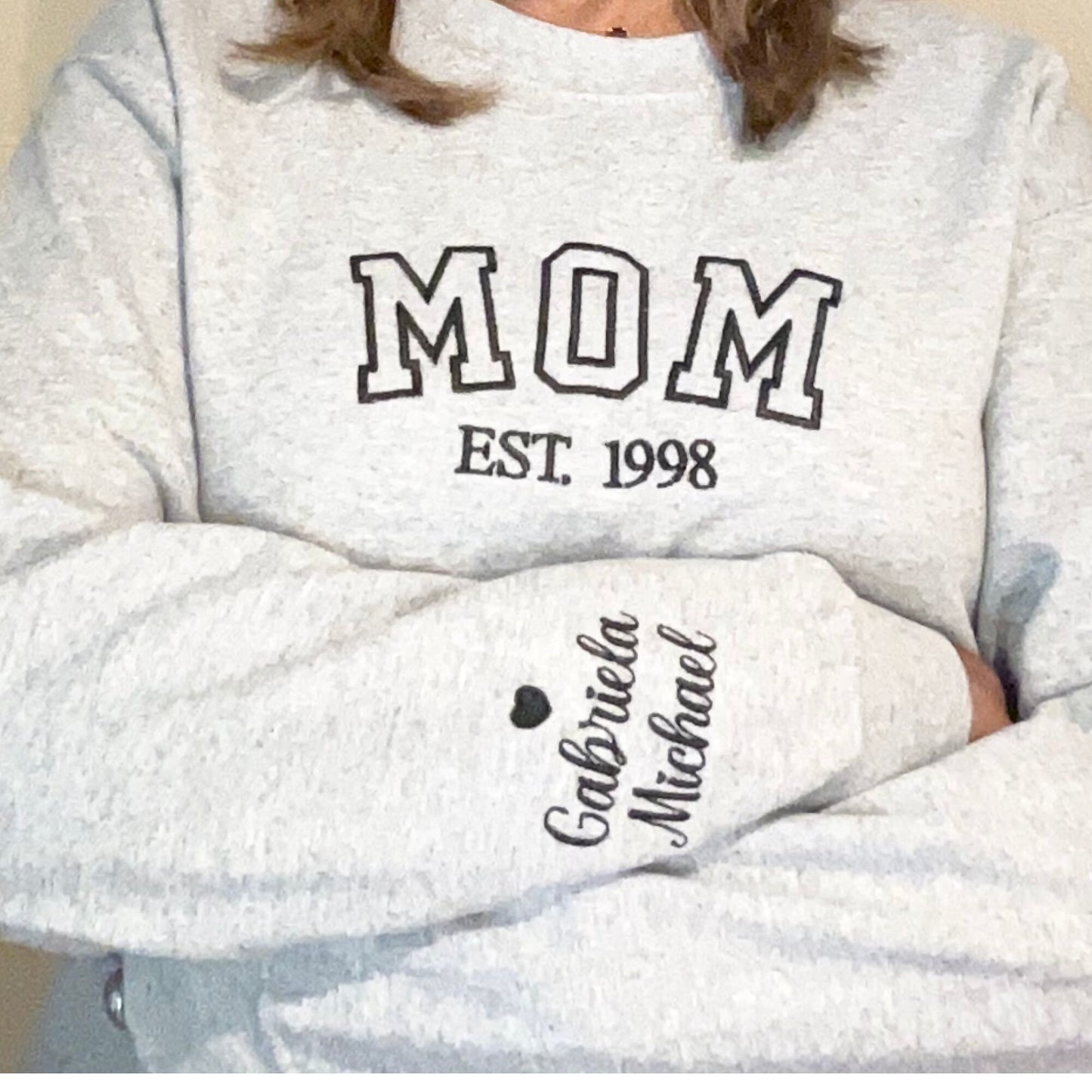 Mama Embroidered Sweatshirt, Custom Mama Shirt With Kids Names, Heart On Sleeve, Pregnancy Reveal Hoodie Gift For New Mom, Mother's Day Gift
