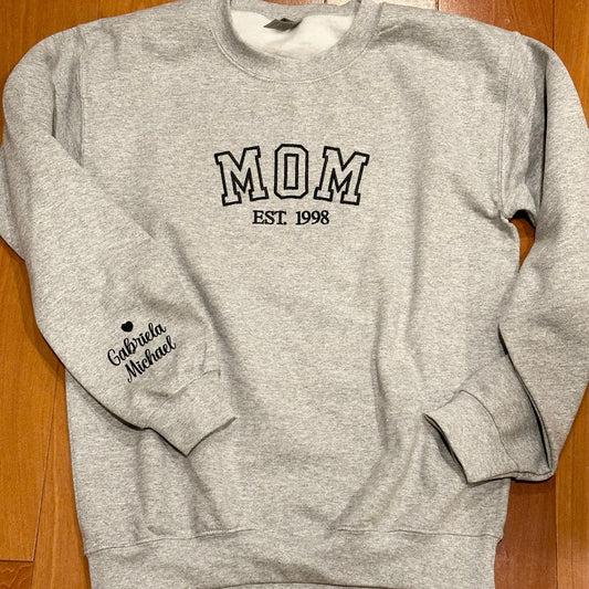 Mama Embroidered Sweatshirt, Custom Mama Shirt With Kids Names, Heart On Sleeve, Pregnancy Reveal Hoodie Gift For New Mom, Mother's Day Gift